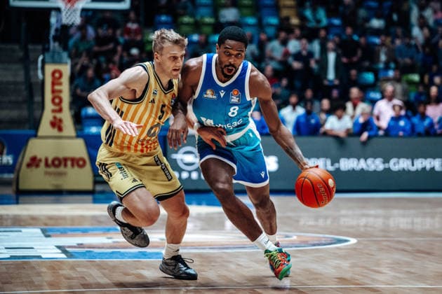 Sam Griesel (Alba Berlin, 05), William Christmas (Skyliners Frankfurt, 08) GER, Skyliners Frankfurt vs. Alba Berlin, easycredit BBL, Bundesliga, 31 Spieltag, Saison 2025 2026. 26.04.2026 Eibner-Pressefoto Attila Ziga GER, Skyliners Frankfurt vs. Alba Berlin, easycredit BBL, Bundesliga, 31 Spieltag, Saison 2025 2026. 26.04.2026 Frankfurt am Main Copyright: xEibner-Pressefotox EP_AZA
