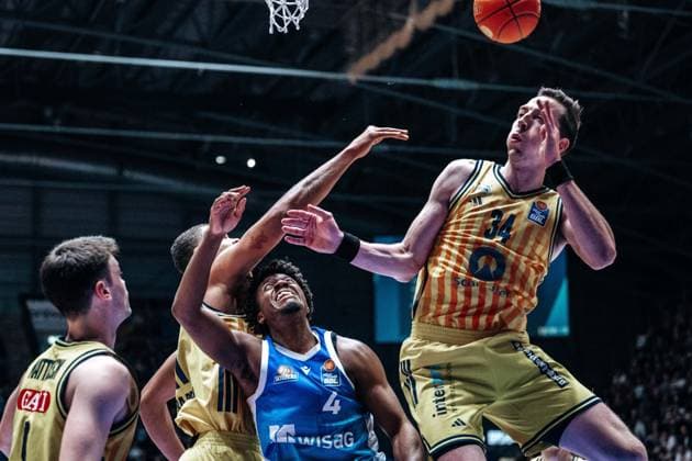 Nahiem Alleyne (Skyliners Frankfurt, 04), Justin Bean (Alba Berlin, 34) GER, Skyliners Frankfurt vs. Alba Berlin, easycredit BBL, Bundesliga, 31 Spieltag, Saison 2025 2026. 26.04.2026 Eibner-Pressefoto Attila Ziga GER, Skyliners Frankfurt vs. Alba Berlin, easycredit BBL, Bundesliga, 31 Spieltag, Saison 2025 2026. 26.04.2026 Frankfurt am Main Copyright: xEibner-Pressefotox EP_AZA
