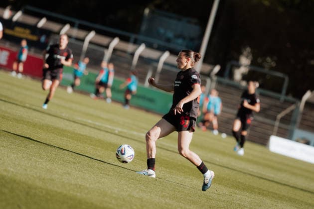 26.04.26, Women, Football, Google Pixel Frauen Bundesliga, Season 2025 2026, Bayer 04 Leverkusen - SC Freiburg, Matchday 23 Carlotta Wamser ( 37 - Bayer 04 Leverkusen) with the ball Leverkusen Ulrich-Haberland-Stadion NRW Deutschland