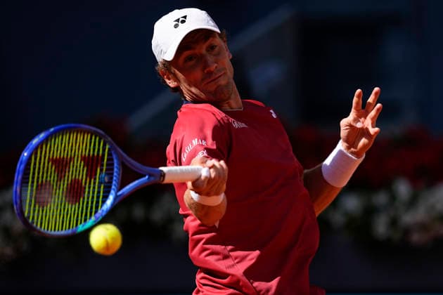 April 27, 2026, Madrid, Madrid, Spain: Casper Ruud of Norway plays against Alejandro Davidovich Fokina of Spain during the Mutua Madrid Open 2026, ATP, Tennis Herren Masters 1000 and WTA, Tennis Damen 1000, at La Caja Magica on April 27, 2026 in Madrid, Spain. Mutua Madrid Open 2026 - Day 8  - ZUMAa181 20260427_zaa_a181_039 Copyright: xOscarxJ.xBarrosox