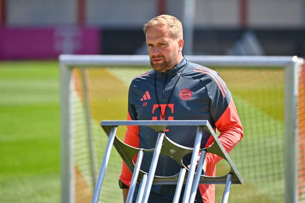 Aaron DANKS (Co-Trainer FCB), Abschlusstraining Bayern Muenchen am 27.04.2026 Fussball Champions League Halbfinale Paris Saint Germain (PSG) - FC Bayern Muenchen am 28.04.2026