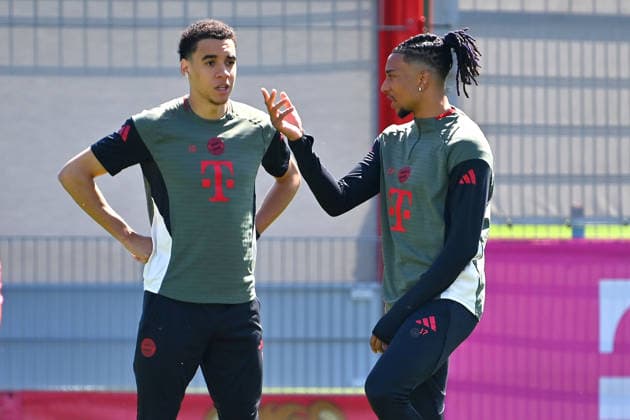 v.li:Jamal MUSIALA (Bayern Muenchen), Michael OLISE (Bayern Muenchen). Abschlusstraining Bayern Muenchen am 27.04.2026 Fussball Champions League Halbfinale Paris Saint Germain (PSG) - FC Bayern Muenchen am 28.04.2026