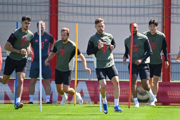 v.li:Aleksandar PAVLOVIC (Bayern Muenchen), Harry KANE (Bayern Muenchen), Joshua KIMMICH (Bayern Muenchen),Jonathan TAH (Bayern Muenchen),Minjae KIM (FC Bayern Muenchen). Abschlusstraining Bayern Muenchen am 27.04.2026 Fussball Champions League Halbfinale Paris Saint Germain (PSG) - FC Bayern Muenchen am 28.04.2026