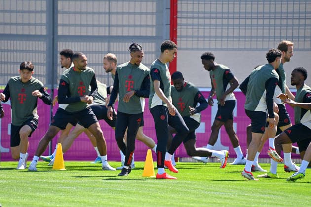 v.li:Minjae KIM (FC Bayern Muenchen),Luis DIAZ (Bayern Muenchen),Jonathan TAH (Bayern Muenchen),Konrad LAIMER (Bayern Muenchen),Michael OLISE (Bayern Muenchen),Jamal MUSIALA (Bayern Muenchen), Abschlusstraining Bayern Muenchen am 27.04.2026 Fussball Champions League Halbfinale Paris Saint Germain (PSG) - FC Bayern Muenchen am 28.04.2026