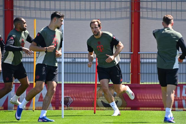 v.li:Jonathan TAH (Bayern Muenchen),Aleksandar PAVLOVIC (Bayern Muenchen), Harry KANE (Bayern Muenchen), Abschlusstraining Bayern Muenchen am 27.04.2026 Fussball Champions League Halbfinale Paris Saint Germain (PSG) - FC Bayern Muenchen am 28.04.2026