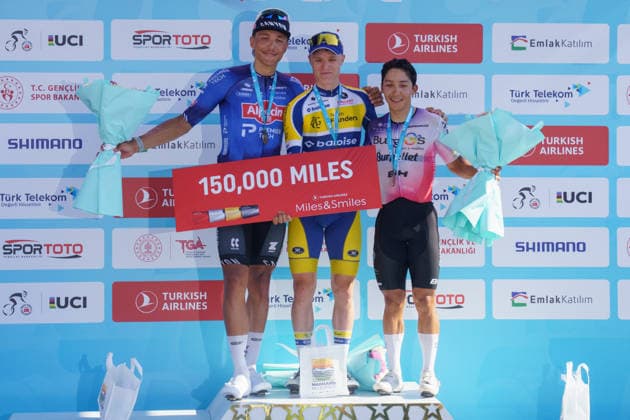 61st Presidential Cycling Tour of Turkiye AYDIN, TURKIYE - APRIL 27: Stage winner Tom Crabbe (C) of Team Flanders-Baloise, second-placed Sente Sentjens (L) of Alpecin-Premier Tech, and third-placed Cesar Macias (R) of Burgos Burpellet celebrate on the podium after completing the second stage of the 61st Presidential Cycling Tour of Turkiye, a 152-kilometer route from Aydin to Marmaris, in Aydin, Turkiye, on April 27, 2026. Held under the auspices of the Turkish Presidency and supported by the Turkish Youth and Sports Ministry, the eight-stage race is Turkiye’s only event in the ‘ProSeries’ category on the UCI Europe Tour calendar. Ahmet Serdar Eser Anadolu Aydin Turkey. Editorial use only. Please get in touch for any other usage.  Copyright: x2026xAnadoluxAhmetxSerdarxEserx