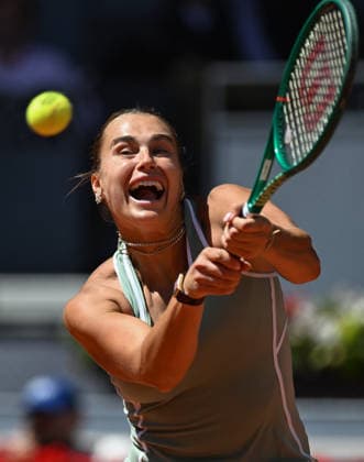 (260427) -- MADRID, April 27, 2026 -- Aryna Sabalenka of Belarus hits a return during the women s singles round of 16 match between Aryna Sabalenka of Belarus and Osaka Naomi of Japan at the 2026 Madrid Open tennis tournament in Madrid, Spain, on April 27, 2026. ) (SP)SPAIN-MADRID-TENNIS-MADRID OPEN-WOMEN S SINGLES ChengxMin 