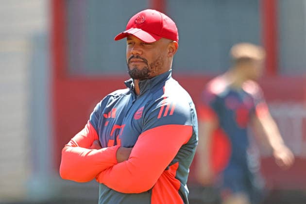 Trainer Vincent Kompany, Porträt, Portrait, Fussball Abschlsstraining des FC Bayern München vor UEFA Champions League, gegen Paris Saint-Germain 27.04.2026 Trainingsgelände, Säbenerstr. FOTO: Mladen Lackovic LakoPress