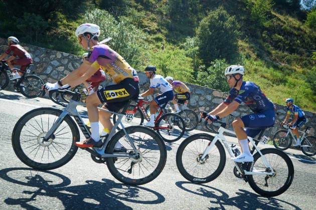 61st Presidential Cycling Tour of Turkiye AYDIN, TURKIYE - APRIL 27: Cyclists compete during the second stage of the 61st Presidential Cycling Tour of Turkiye, a 152-kilometer route from Aydin to Marmaris, in Aydin, Turkiye, on April 27, 2026. Held under the auspices of the Turkish Presidency and supported by the Turkish Youth and Sports Ministry, the eight-stage race is Turkiye’s only event in the ‘ProSeries’ category on the UCI Europe Tour calendar. Ahmet Serdar Eser Anadolu Aydin Turkey. Editorial use only. Please get in touch for any other usage.  Copyright: x2026xAnadoluxAhmetxSerdarxEserx