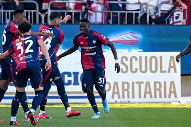 Cagliari s Paul Mendy celebrates after scoring the goal for 1-0 during the Serie A soccer match between Cagliari Calcio and Atalanta at the Unipol Domus in Cagliari, Sardinia - Monday 27th April. - Soccer  Copyright: x Â®xGianlucaxZuddas LaPressex