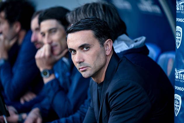 Atalanta s coach Raffaele Palladino during the Serie A soccer match between Cagliari Calcio and Atalanta at the Unipol Domus in Cagliari, Sardinia - Monday 27th April. - Soccer  Copyright: x Â®xGianlucaxZuddas LaPressex