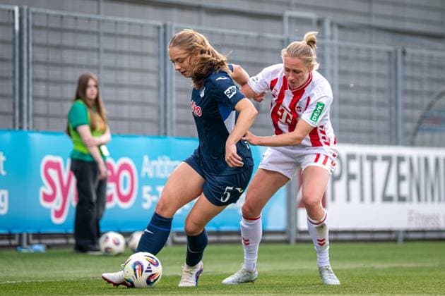 Jamilla Rankin (5; TSG Hoffenheim) im Zweikampf mit Pauline Bremer (11; 1. FC Köln) im Dietmar-Hopp Stadion GPFBL: TSG Hoffenheim - 1. FC Köln, 27.04.2026 Copyright: xSpeedshotx