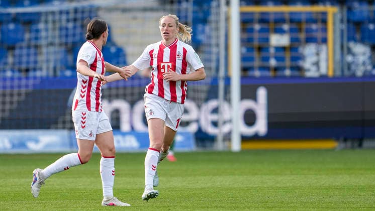 v.li.: Sara Agrez (Köln, 4), Pauline Bremer (Köln, 11), Spielerinnen des 1. FC Köln, jubeln über das Tor zum 4:2, Jubel, Torjubel, Torerfolg, celebrate the goal, goal, celebration, jubelt ueber das Tor, Freuen, Freude, freut sich, optimistisch, positiv, Spielszene, Highlight, Action, Aktion, 27.04.2026, Sinsheim (Hoffenheim) (Deutschland), Fussball, Google Pixel Frauen-Bundesliga, TSG 1899 Hoffenheim - 1. FC Köln, DFB DFL REGULATIONS PROHIBIT ANY USE OF PHOTOGRAPHS AS IMAGE SEQUENCES AND OR QUASI-VIDEO.