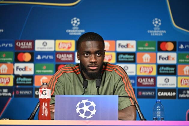 Ahead of PSG v FC Bayern Munich - UEFA Champions League PARIS, FRANCE - APRIL 27: Bayern Munich head coach Vincent Jean Mpoy Kompany (not seen) and player Dayot Upamecano attend a press conference, PK, Pressekonferenz ahead of the UEFA Champions League semi-final first leg match between Paris Saint-Germain and FC Bayern Munich at Parc des Princes in Paris, France on April 27, 2026. Mustafa Yalcin Anadolu Paris France. Editorial use only. Please get in touch for any other usage.  Copyright: x2026xAnadoluxMustafaxYalcinx