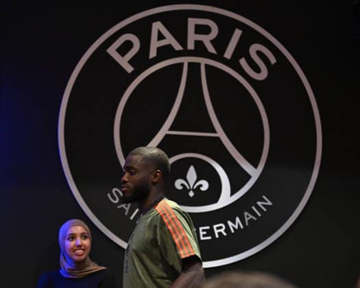 Ahead of PSG v FC Bayern Munich - UEFA Champions League PARIS, FRANCE - APRIL 27: Bayern Munich head coach Vincent Jean Mpoy Kompany (not seen) and player Dayot Upamecano attend a press conference, PK, Pressekonferenz ahead of the UEFA Champions League semi-final first leg match between Paris Saint-Germain and FC Bayern Munich at Parc des Princes in Paris, France on April 27, 2026. Mustafa Yalcin Anadolu Paris France. Editorial use only. Please get in touch for any other usage.  Copyright: x2026xAnadoluxMustafaxYalcinx