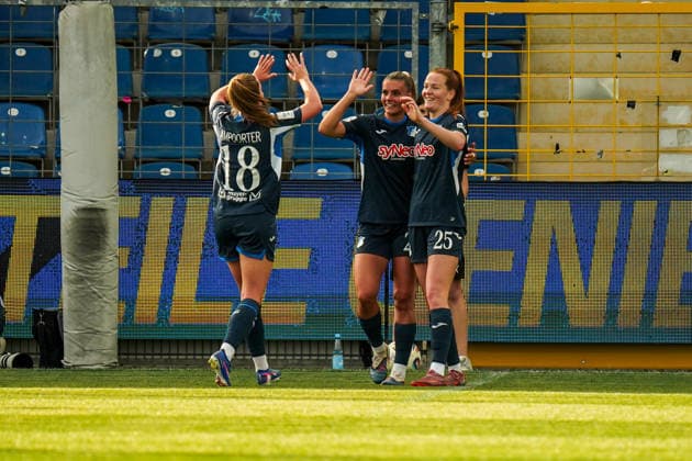 Deutschland: Fussball Google Pixel Frauen-Bundesliga 2025 2026 , 23. Spieltag - TSG Hoffenheim Frauen vs 1. FC Köln Frauen - Dietmar-Hopp-Stadion (Hoffenheim) : Nikà e van Dijk Nikee van Dijk (TSG Hoffenheim Frauen, 25) , Torjubel, Jubel, Emotionen, Geste, Gestik, Mimik Selina Cerci (TSG Hoffenheim Frauen, 29) , Valesca Ampoorter (TSG Hoffenheim Frauen, 18) Copyright: xBennetxLongx