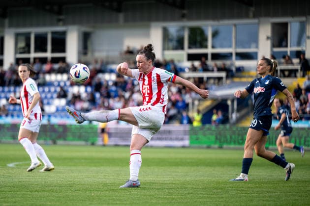 TSG Hoffenheim vs 1. FC Köln, Fussball Frauen Bundesliga, 23. Spieltag 27.04.2026, Dietmar-Hopp-Stadion, Hoffenheim, TSG Hoffenheim vs 1. FC Köln, Fussball Frauen Bundesliga, 23. Spieltag, im Bild Marina Hegering (FC Köln, 33) am Ball,