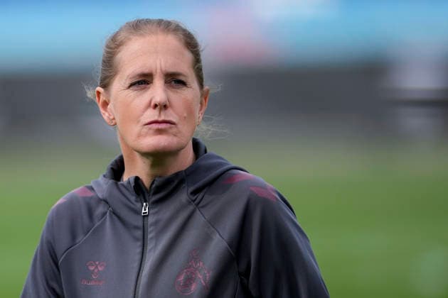 Britta Carlson (Trainerin, Cheftrainerin, 1. FC Köln), Einzelbild, Einzelfoto, Aktion, Action, Porträt, Portrait, 27.04.2026, Sinsheim (Hoffenheim) (Deutschland), Fussball, Google Pixel Frauen-Bundesliga, TSG 1899 Hoffenheim - 1. FC Köln, DFB DFL REGULATIONS PROHIBIT ANY USE OF PHOTOGRAPHS AS IMAGE SEQUENCES AND OR QUASI-VIDEO.