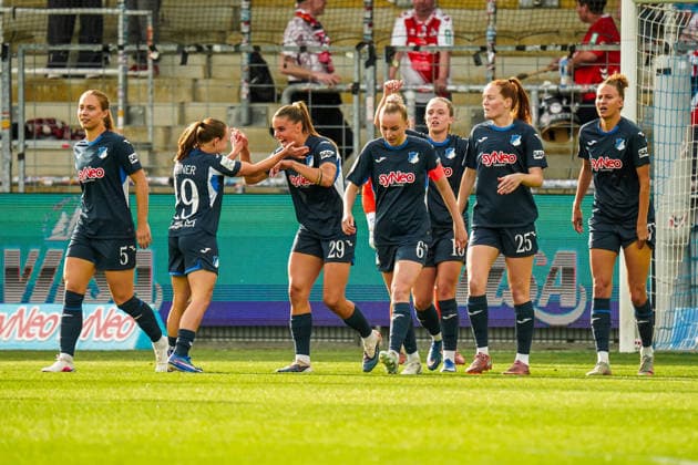 Deutschland: Fussball Google Pixel Frauen-Bundesliga 2025 2026 , 23. Spieltag - TSG Hoffenheim Frauen vs 1. FC Köln Frauen - Dietmar-Hopp-Stadion (Hoffenheim) : Mannschaft, Torjubel, Emotionen, Jubel Copyright: xBennetxLongx