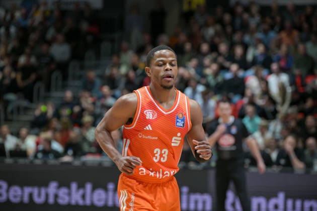 asyCredit Basketball Bundesliga, 31. Spieltag, Niners Chemnitz - BMA365 Bamberg Baskets 27.04.2026 ab 20.00 Uhr Chemnitz, Chemnitz Arena Im Foto: Eric Washington(33) easyCredit Basketball Bundesliga, 31. Spieltag, Niners Chemnitz - BMA365 Bamberg Baskets Chemnitz Sachsen Deutschland