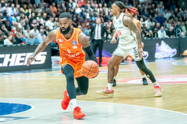 Chemnitz, Deutschland 27. April 2026: 1. BBL - 2025 2026 - Sp. 31 - Niners Chemnitz gegen Bamberg Baskets Im Bild: Corey Davis (99) Copyright: xFotostandx xNachtigallx