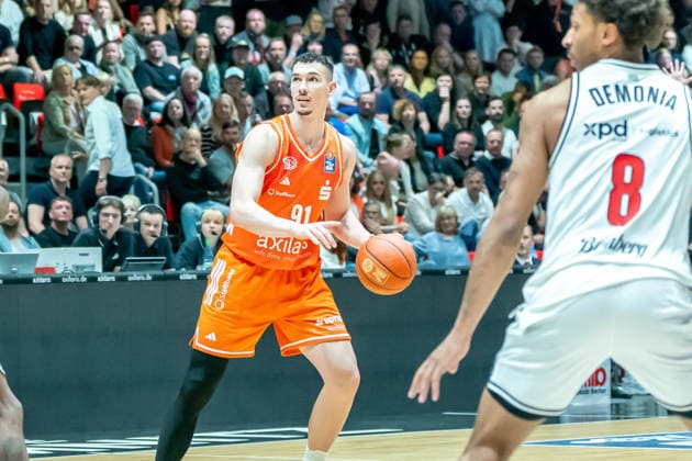 Chemnitz, Deutschland 27. April 2026: 1. BBL - 2025 2026 - Sp. 31 - Niners Chemnitz gegen Bamberg Baskets Im Bild: Yordan Minchev (99) 1.v.li. Copyright: xFotostandx xNachtigallx
