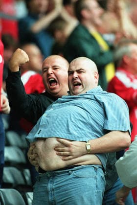 Derby County V Charlton Athletic, Premier League Charlton Fans Celebrate at the Premier League match between Derby County and Charlton Athletic at Pride Park on September 10, 2000 in Derby, England. Derby Pride Park England United Kingdom Copyright: xAllstarxPicturexLibraryxLtdx
