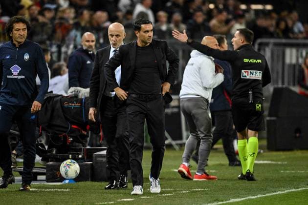 Raffaele Palladino Head Coach of Atalanta during Cagliari Calcio vs Atalanta BC, Italian soccer Serie A match in Cagliari, Italy, April 27 2026  Copyright: xLuigixCanu IPAxSportx xipa-agency.netx xx IPA_74278274 IPA_Agency_IPA74278274