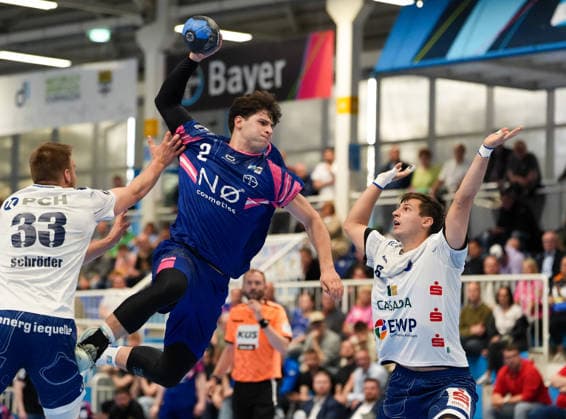 Luca Krist (TSV Bayer Dormagen, 2) shoots the ball TSV Bayer Dormagen vs 1. VfL Potsdam, 2. Handball Bundesliga, 29. Spieltag, Saison 2025 2026, TSV Bayer Sportcenter, GER, 27.04.2026 Foto: HMB Media Scott W. Coleman Dormagen TSV Bayer Sportcenter Nordrhein-Westfalen GER Copyright: xScottxW.xColemanx