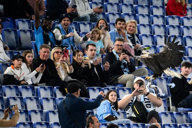 Lazio s mascot, the eagle Flaminia, lands on the stands prior to the Serie A 2025 2026 football match between SS Lazio and Udinese Calcio at Stadio Olimpico in Rome (Italy), April 27, 2026. AndreaxStaccioli