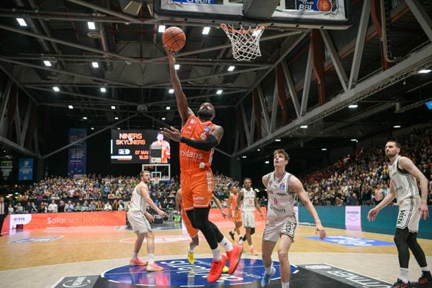 asyCredit Basketball Bundesliga, 31. Spieltag, Niners Chemnitz - BMA365 Bamberg Baskets 27.04.2026 ab 20.00 Uhr Chemnitz, Chemnitz Arena Im Foto: Cory Davis(5) easyCredit Basketball Bundesliga, 31. Spieltag, Niners Chemnitz - BMA365 Bamberg Baskets Chemnitz Sachsen Deutschland