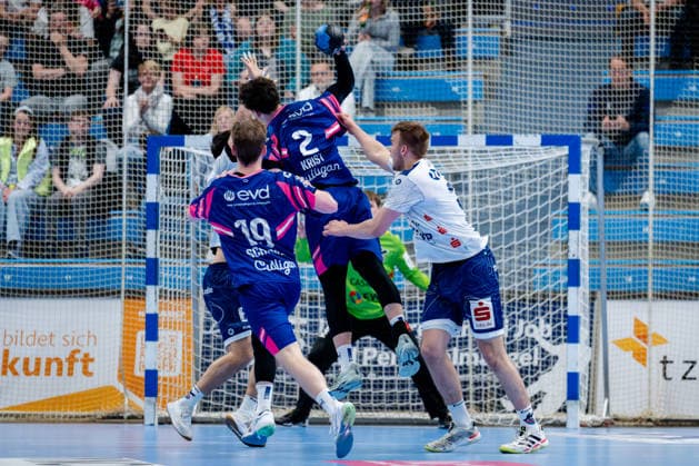 Dormagen, 27.04.2026, Handball, Herren, 2. Bundesliga, 29. Spieltag, 2025 2026: TSV Bayer Dormagen 1. VFL Potsdam Luca Krist (TSV Bayer Dormagen, 2) beim Wurf aus dem Rückraum
