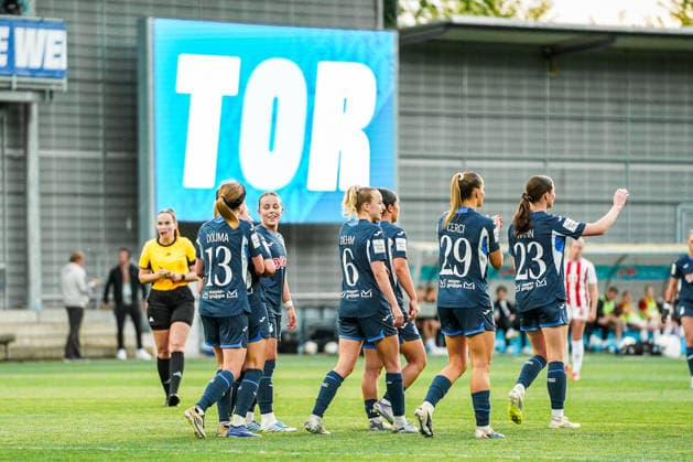 Deutschland: Fussball Google Pixel Frauen-Bundesliga 2025 2026 , 23. Spieltag - TSG Hoffenheim Frauen vs 1. FC Köln Frauen - Dietmar-Hopp-Stadion (Hoffenheim) : Mannschaft, Jubel, Torjubel, Emotionen, Gestik, Geste Copyright: xBennetxLongx