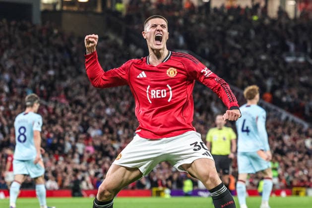 Premier League: Manchester United, ManU v Brentford Benjamin Sesko of Manchester United celebrates his goal to make it 2-0 during the Premier League match Manchester United vs Brentford at Old Trafford, Manchester, United Kingdom on 27 April 2026 (Photo by Mark Cosgrove News Images) Manchester Old Trafford Greater Manchester United Kingdom Copyright: xMarkxCosgrove NewsxImagesx