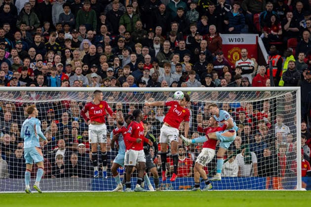 Football - FA Premier League - Manchester United, ManU FC v Brentford FC MANCHESTER, ENGLAND - Monday, April 27, 2026: Manchester United s Harry Maguire heads the ball clear during the FA Premier League match between Manchester United FC and Brentford FC at Old Trafford. (Photo by David Rawcliffe Propaganda) MANCHESTER Old Trafford GREATER MANCHESTER ENGLAND  Copyright: xDavidxRawcliffex P2026-04-27-Man_Utd_Brentford-34