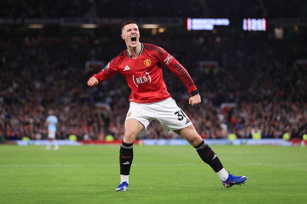 Football - Premier League - Manchester United, ManU v Brentford 27th April 2026 - Premier League - Manchester United v Brentford - Benjamin Sesko of Manchester United celebrates after scoring their 2nd goal - Photo: Simon Stacpoole Offside. Manchester UK Copyright: xSimonxStacpoolexOffside