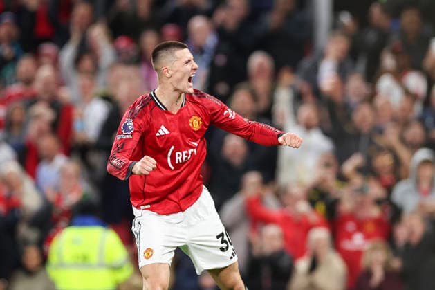 Manchester United, ManU v Brentford, Premier League Manchester United forward Benjamin Sesko (30) scores a GOAL 2-0 and celebrates during the Manchester United v Brentford Premier League match at Old Trafford, Manchester, England on 27 April 2026 Credit: Phil Duncan Every Second Media Editorial use only. All images are copyright Every Second Media Limited. No images may be reproduced without prior permission. All rights reserved. Premier League and Football League images are subject to licensing agreements with Football DataCo Limited. see https: www.football-dataco.com Copyright: xIMAGO EveryxSecondxMediax ESM-1951-0018 PhilxDuncanx xEveryxSecondxMediax