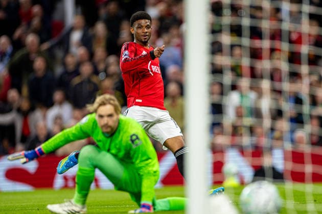Football - FA Premier League - Manchester United, ManU FC v Brentford FC MANCHESTER, ENGLAND - Monday, April 27, 2026: Manchester United s Amad Diallo scores the second goal but it was ruled out for offside during the FA Premier League match between Manchester United FC and Brentford FC at Old Trafford. (Photo by David Rawcliffe Propaganda) MANCHESTER Old Trafford GREATER MANCHESTER ENGLAND  Copyright: xDavidxRawcliffex P2026-04-27-Man_Utd_Brentford-46