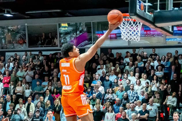 Chemnitz, Deutschland 27. April 2026: 1. BBL - 2025 2026 - Sp. 31 - Niners Chemnitz gegen Bamberg Baskets Im Bild: Kostja Mushidi (99) mit einem Dunking Copyright: xFotostandx xNachtigallx