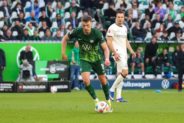 25.04.2026, xgox, Fussball - 1.Bundesliga VfL Wolfsburg - Borussia Moenchengladbach emspor, v.l. Dzenan Pejcinovic (Wolfsburg, 17) am Ball, plays the ball (DFL DFB REGULATIONS PROHIBIT ANY USE OF PHOTOGRAPHS as IMAGE SEQUENCES and or QUASI-VIDEO) Wolfsburg *** 25 04 2026, xgox, Fußball 1 Bundesliga VfL Wolfsburg Borussia Moenchengladbach emspor, v l Dzenan Pejcinovic Wolfsburg, 17 am Ball, plays the ball DFL DFB REGULATIONS PROHIBIT ANY USE OF PHOTOGRAPHS as IMAGE SEQUENCES and or QUASI VIDEO Wolfsburg