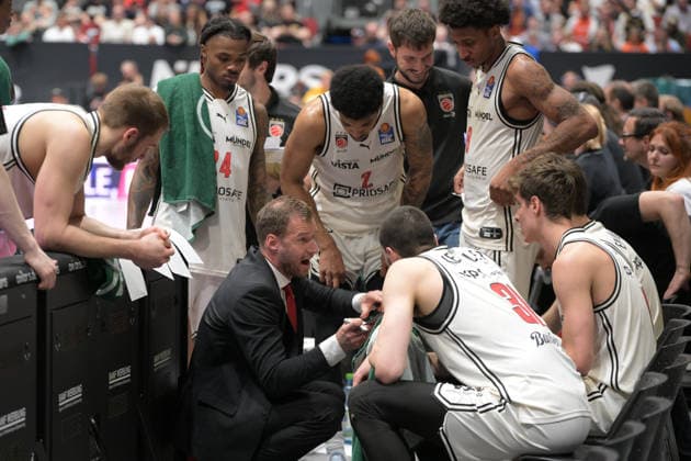 asyCredit Basketball Bundesliga, 31. Spieltag, Niners Chemnitz - BMA365 Bamberg Baskets 27.04.2026 ab 20.00 Uhr Chemnitz, Chemnitz Arena Im Foto: Head Couch Anton Gavel, Bamberg Baskets easyCredit Basketball Bundesliga, 31. Spieltag, Niners Chemnitz - BMA365 Bamberg Baskets Chemnitz Sachsen Deutschland