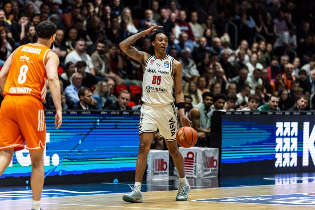 GER, easy-Credit Basketball-Bundesliga, Niners Chemnitz - BMA365 Bamberg Baskets. 27.04.2026, Messe, Chemnitz, GER, easy-Credit Basketball-Bundesliga, Niners Chemnitz - BMA365 Bamberg Baskets. Austin Crowley (BMA365 Bamberg Baskets, 85) Foto Alexander Trienitz Chemnitz Messe Sachsen Deutschland