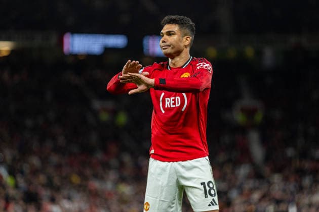 Football - FA Premier League - Manchester United, ManU FC v Brentford FC MANCHESTER, ENGLAND - Monday, April 27, 2026: Manchester United s Carlos Henrique Casimiro during the FA Premier League match between Manchester United FC and Brentford FC at Old Trafford. (Photo by David Rawcliffe Propaganda) MANCHESTER Old Trafford GREATER MANCHESTER ENGLAND  Copyright: xDavidxRawcliffex P2026-04-27-Man_Utd_Brentford-86