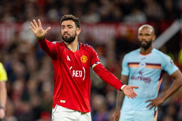 Football - FA Premier League - Manchester United, ManU FC v Brentford FC MANCHESTER, ENGLAND - Monday, April 27, 2026: Manchester United s captain Bruno Fernandes reacts during the FA Premier League match between Manchester United FC and Brentford FC at Old Trafford. (Photo by David Rawcliffe Propaganda) MANCHESTER Old Trafford GREATER MANCHESTER ENGLAND  Copyright: xDavidxRawcliffex P2026-04-27-Man_Utd_Brentford-90