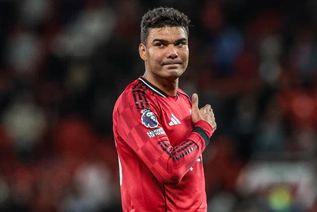 Premier League: Manchester United, ManU v Brentford Casemiro of Manchester United celebrates the win with the fans during the Premier League match Manchester United vs Brentford at Old Trafford, Manchester, United Kingdom on 27 April 2026 (Photo by Mark Cosgrove News Images) Manchester Old Trafford Greater Manchester United Kingdom Copyright: xMarkxCosgrove NewsxImagesx