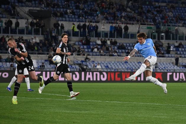 CALCIO - Serie A - SS Lazio vs Udinese Calcio Luca Pellegrini of S.S. Lazio scores the goal for 1-1 during the 34th matchday of the Serie A championship between S.S. Lazio and Udinese Calcio at the Olympic Stadium on April 27, 2026 in Rome, Italy. Rome Italy  Copyright: xIPAxSport ABACAx