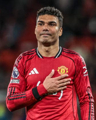 Premier League: Manchester United, ManU v Brentford Casemiro of Manchester United celebrates the win with the fans during the Premier League match Manchester United vs Brentford at Old Trafford, Manchester, United Kingdom on 27 April 2026 (Photo by Mark Cosgrove News Images) Manchester Old Trafford Greater Manchester United Kingdom Copyright: xMarkxCosgrove NewsxImagesx