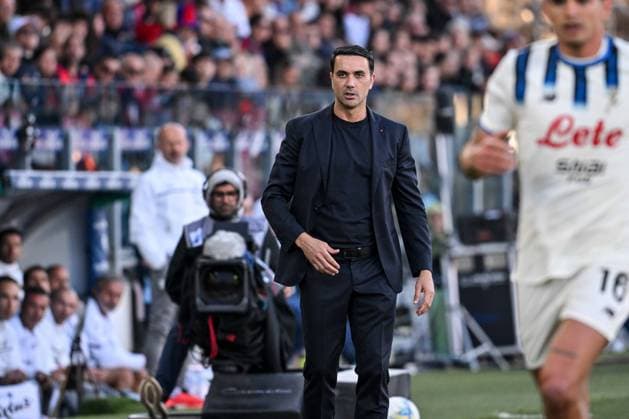 Raffaele Palladino Head Coach of Atalanta during Cagliari Calcio vs Atalanta BC, Italian soccer Serie A match in Cagliari, Italy, April 27 2026  Copyright: xLuigixCanu IPAxSportx xipa-agency.netx xx IPA_74276407 IPA_Agency_IPA74276407