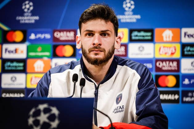 April 27, 2026, Poissy, France, France: Khvicha KVARATSKHELIA of PSG during a Paris Saint-Germain press conference, PK, Pressekonferenz at Campus PSG on April 27, 2026 in Poissy near Paris, France. Paris Saint-Germain Press Conference  - ZUMAm308 20260427_zsp_m308_003 Copyright: xMatthieuxMirvillex