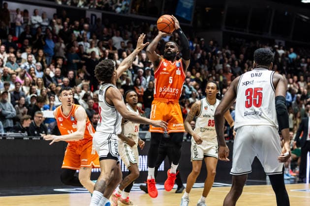 GER, easy-Credit Basketball-Bundesliga, Niners Chemnitz - BMA365 Bamberg Baskets. 27.04.2026, Messe, Chemnitz, GER, easy-Credit Basketball-Bundesliga, Niners Chemnitz - BMA365 Bamberg Baskets. Corey Davis Jr. (Niners Chemnitz, 5) Foto Alexander Trienitz Chemnitz Messe Sachsen Deutschland